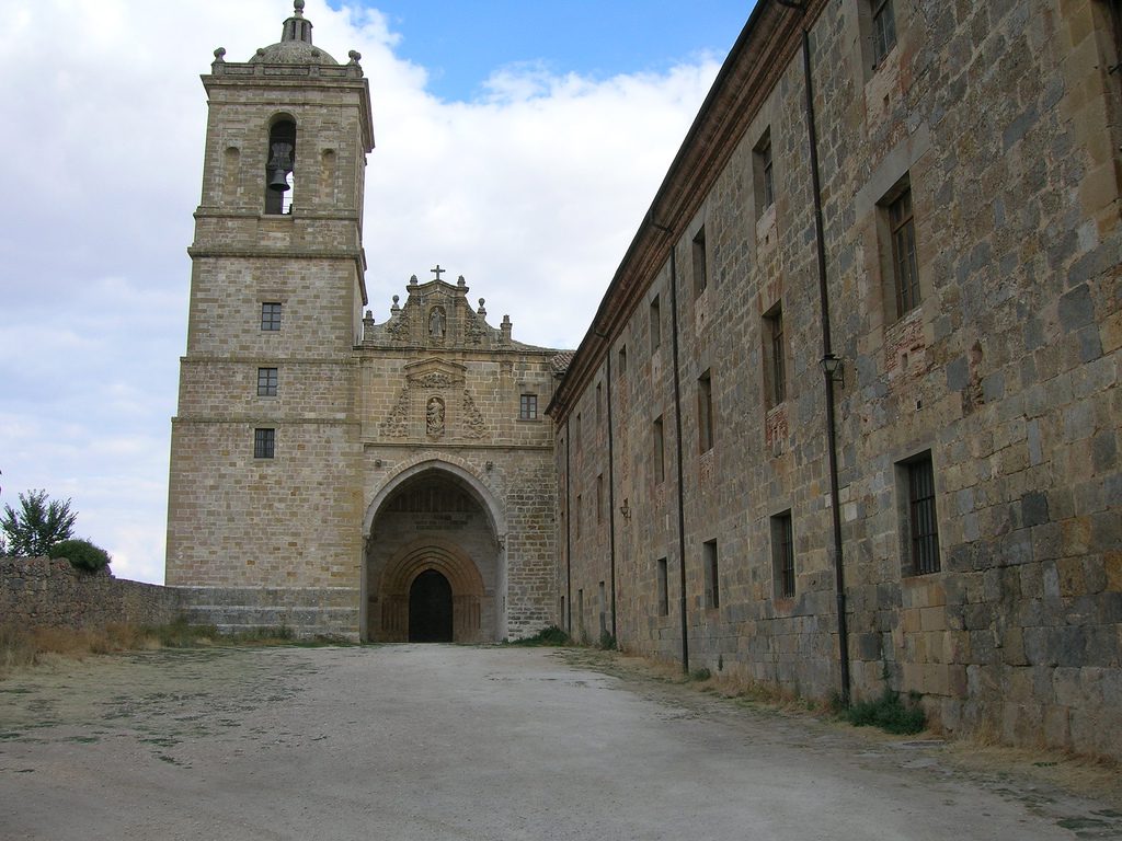 En este momento estás viendo Descubre la historia del Monasterio de Irache en Ayegui en el Camino de Santiago