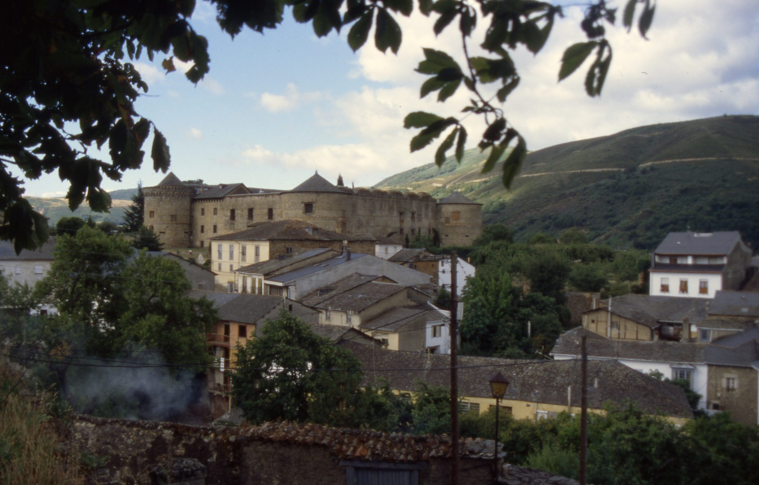 Lee más sobre el artículo Qué hacer en Villafranca Del Bierzo durante el Camino de Santiago
