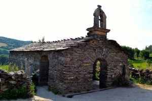 Lee más sobre el artículo Descubriendo la Ermita de San Pedro en Viduedo